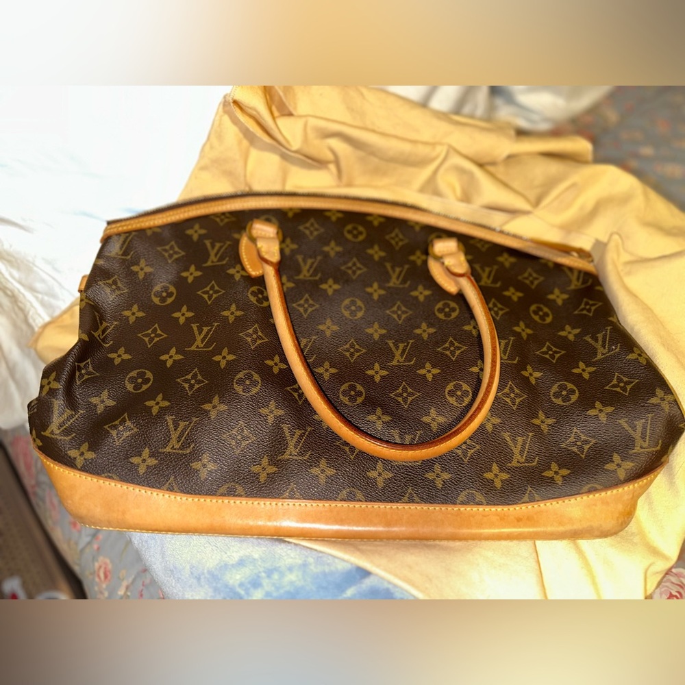 Vintage Louis Vuitton Lock-it handbag with Dust bag. AUTHENTIC MONOGRAM